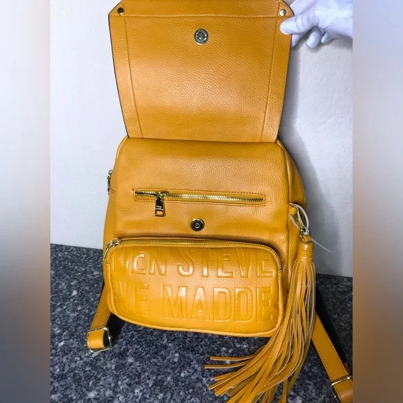 Backpack - Picture 7 of 8